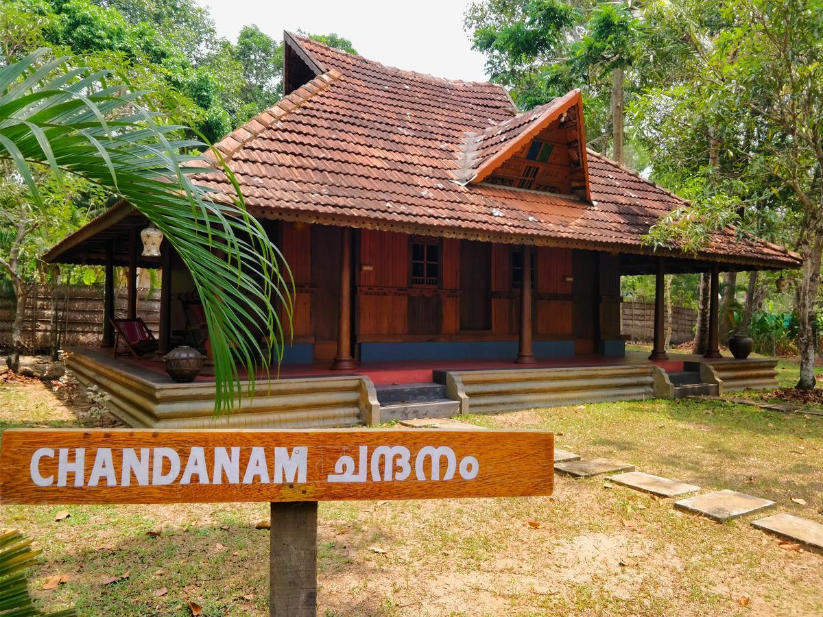 Palathra Heritage Mararikulam Exterior foto